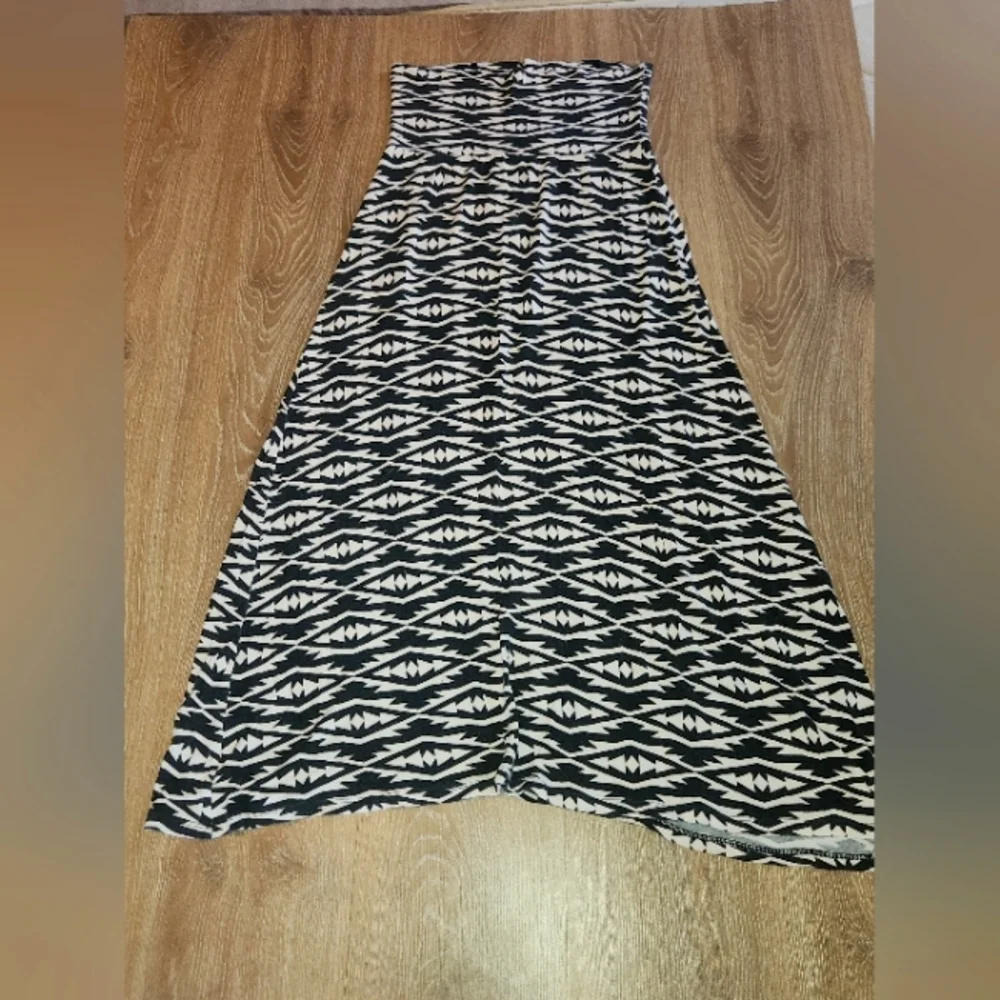 Dress - Picture 1 of 2